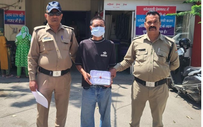 प्रेमनगर क्षेत्र में हुई लूट की घटना में फरार अभियुक्त को दून पुलिस ने किया गिरफ्तार प्रेमनगर क्षेत्र में हुई लूट की घटना में फरार अभियुक्त को दून पुलिस ने किया गिरफ्तार