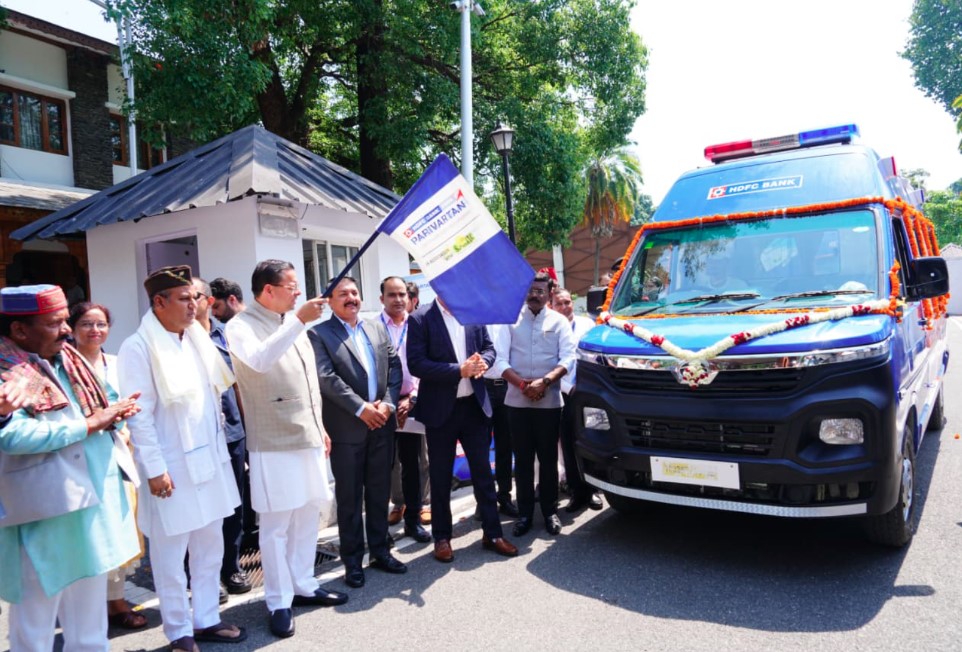 मुख्यमंत्री धामी ने जनहित के लिए प्रदान की गई 4 अत्याधुनिक एम्बुलेंस का किया फ्लैग ऑफ मुख्यमंत्री धामी ने जनहित के लिए प्रदान की गई 4 अत्याधुनिक एम्बुलेंस का किया फ्लैग ऑफ